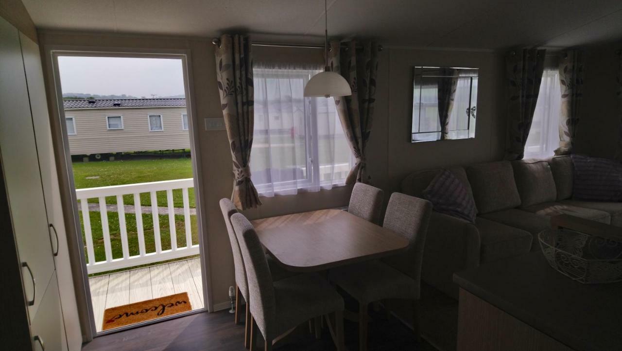 Bude Caravan Caromax - Families And Couples Only Exterior photo