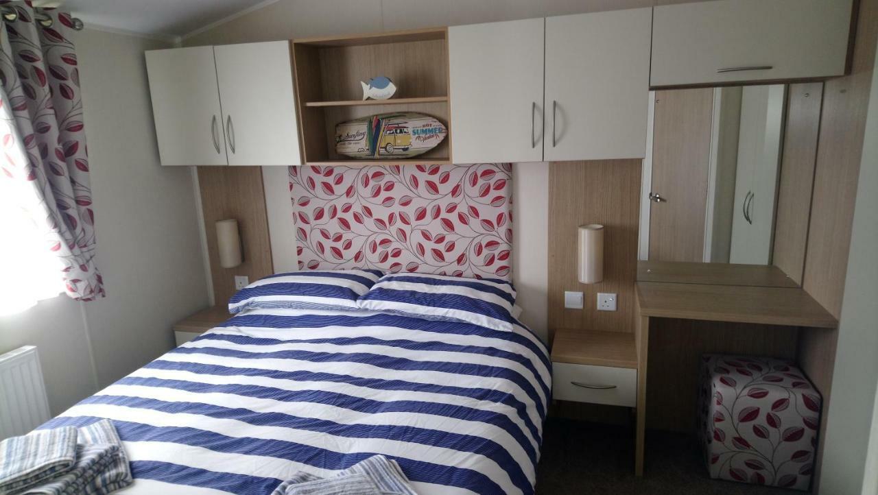 Bude Caravan Caromax - Families And Couples Only Exterior photo